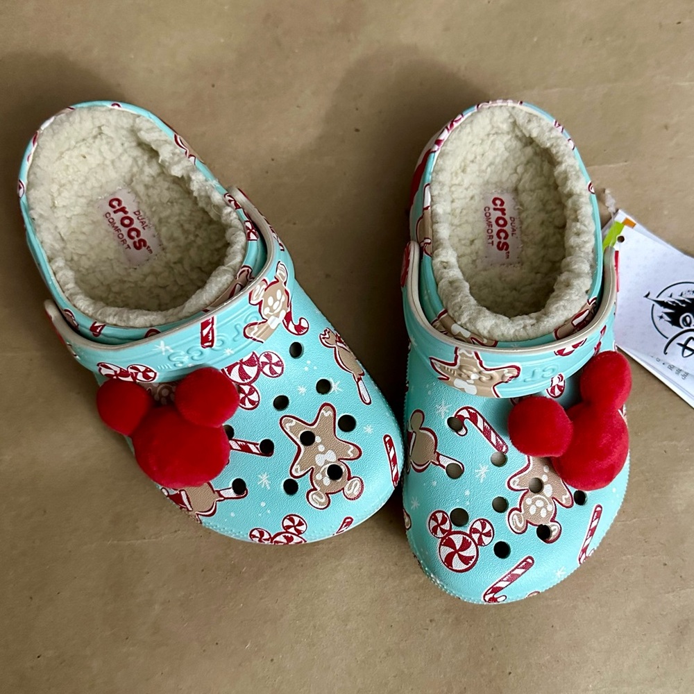 NWT Crocs Disney Parks Mickey Mouse Holiday Treats Classic Clogs